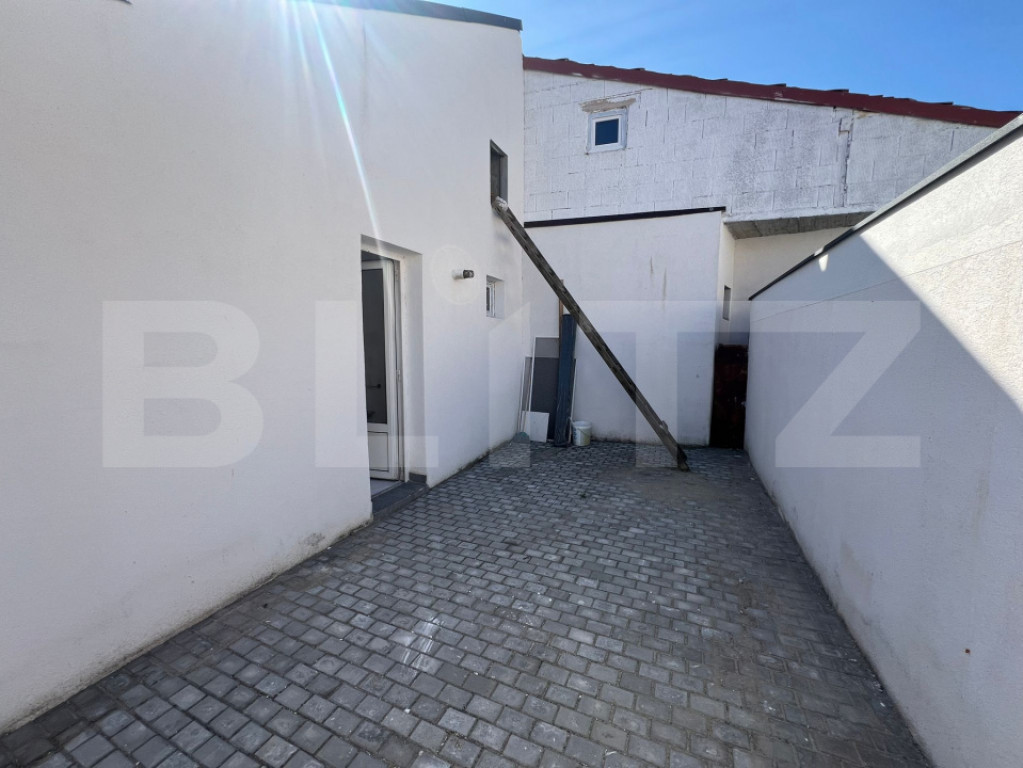 Apartament la casă cu 1 cameră și curte proprie – zona