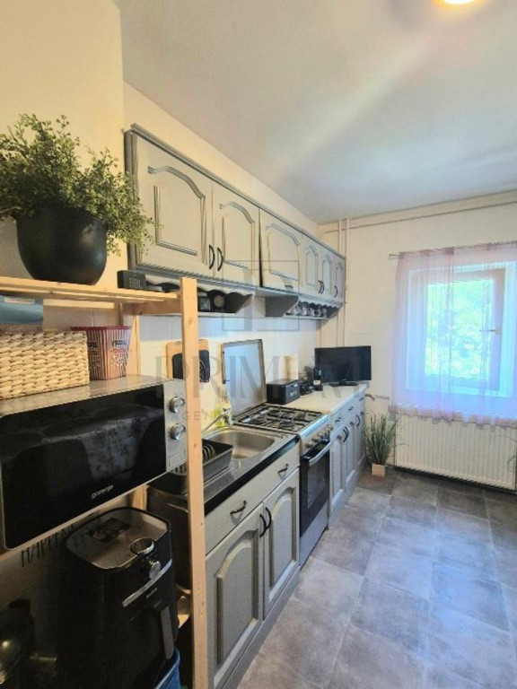 Dambovita - 2 Camere - Etaj 2 - Bloc Izolat