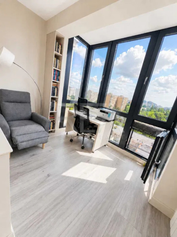 Apartament 3 camere , vedere catre parc