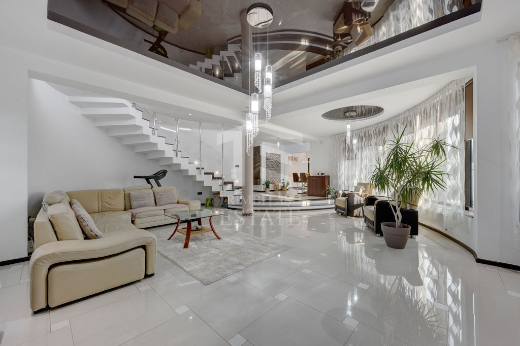 Casă din cărămidă de vanzare | 444 MP teren | Pleasa,...