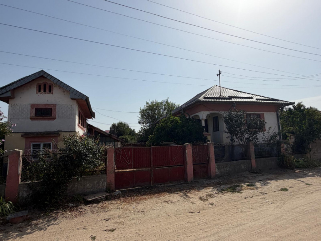 Casa PARTER , 65 MP , TEREN 1277 mp ,184 utili, SECUI DOLJ