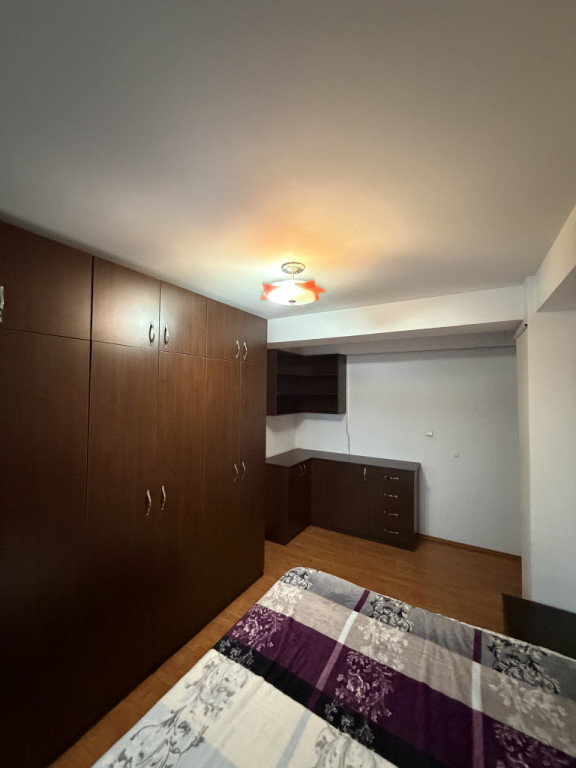 Apartament 3 camere craiovita noua loc parcare bloc nou