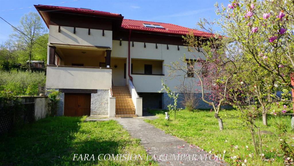 ELEGANTA SI LINISTE LA CATIVA PASI DE STATIUNILE VALCENE