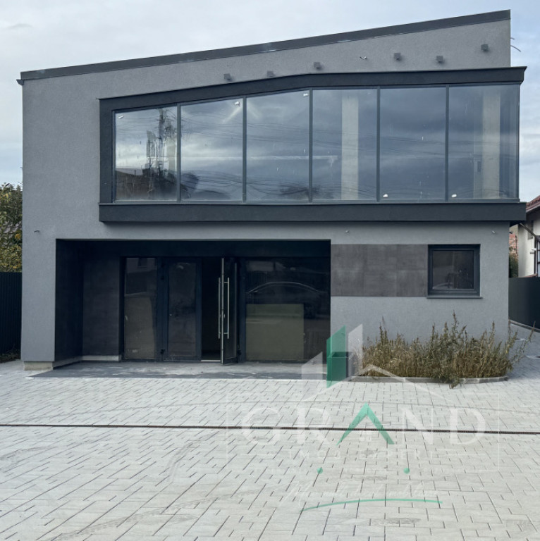 DE ÎNCHIRIAT–Spațiu Comercial/Birouri/Clinică–162 mp