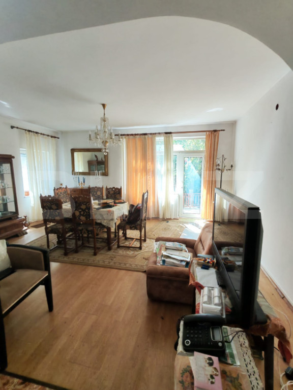 Casă de vânzare, 325 mp, teren 300 mp, zonă Centrală
