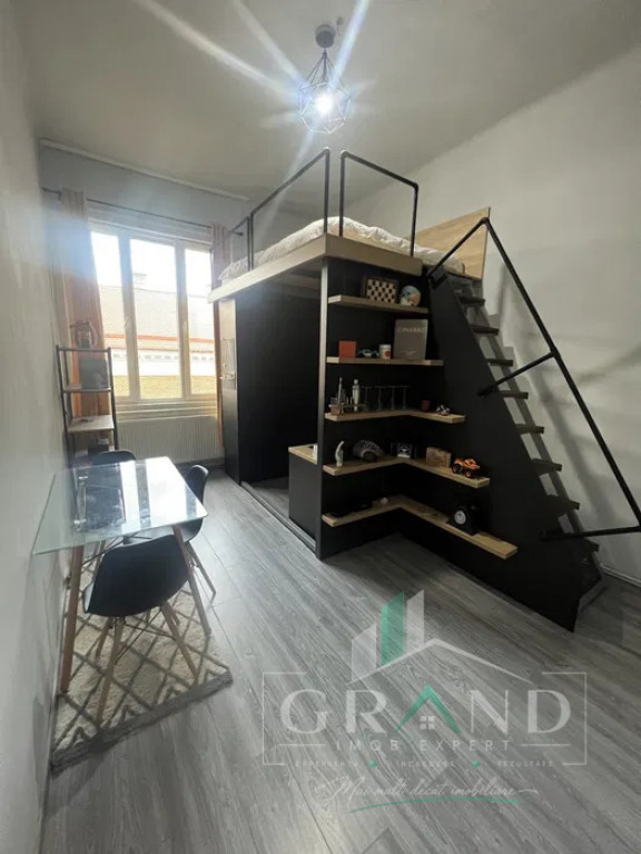 Apartament Ultracentral | 3 Camere | Living | Etaj 2 | Petfr