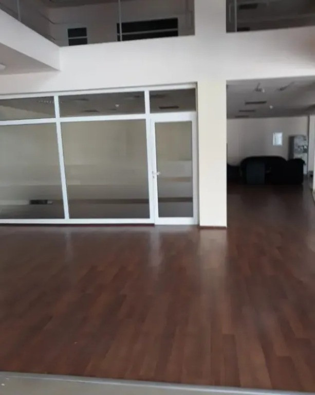 Închiriere spațiu comercial 575 mp(divizibil) – ultra ce