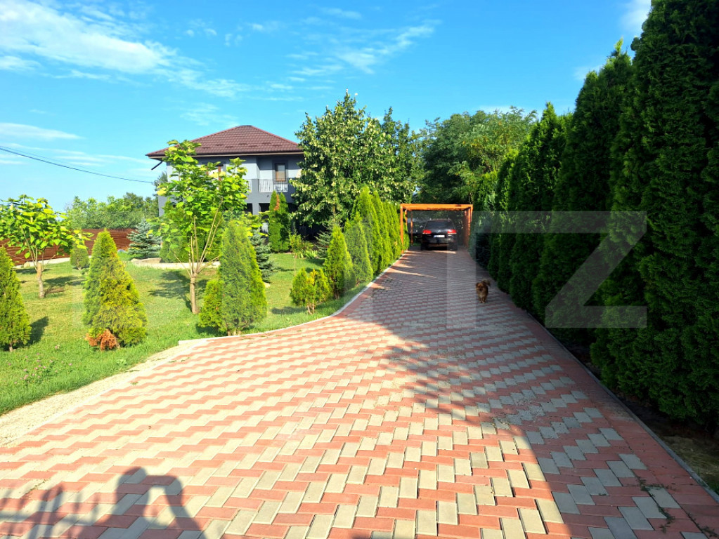 Casa 4 camere, 200 mp util, 1300 mp teren in proprietate, Sc