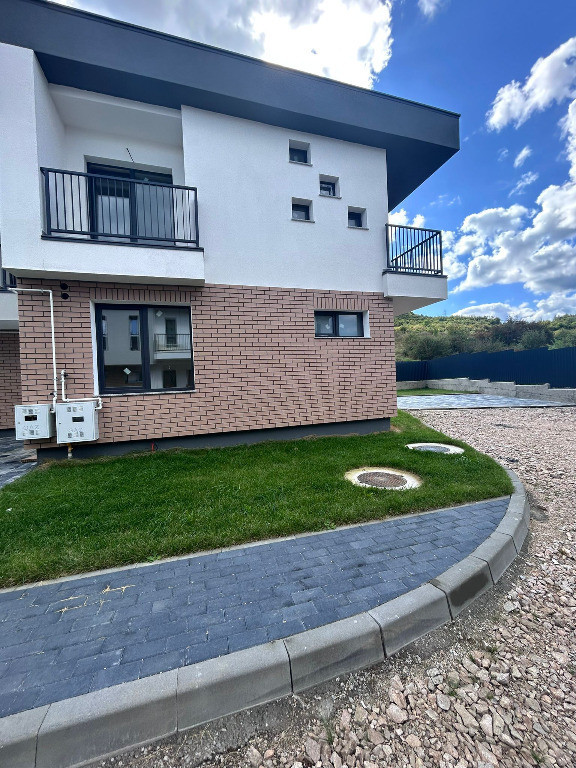 Casa tip Triplex de vanzare,Floresti