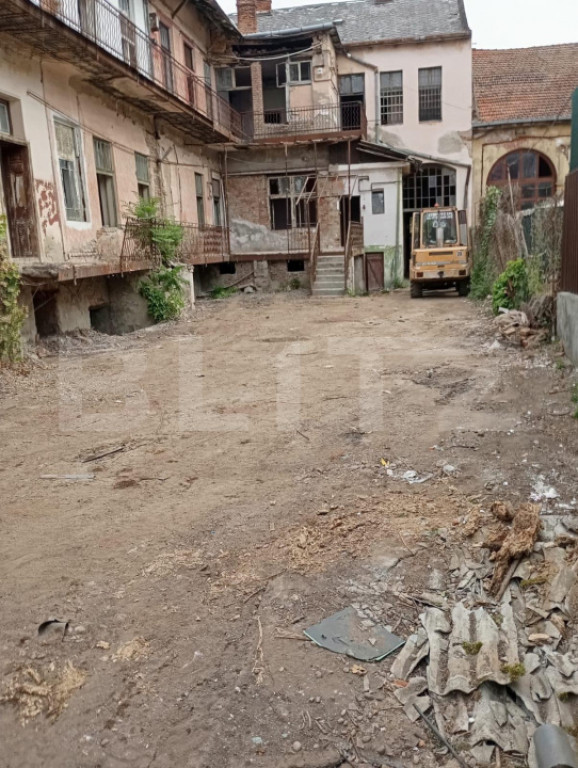 Clădire impunătoare ultracentral, 1067 mp utili, teren 611