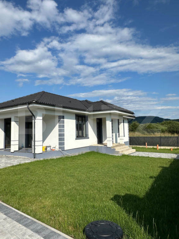 Casă de vânzare ,Zona Pensiunea Morariu 105 mp, zona lini