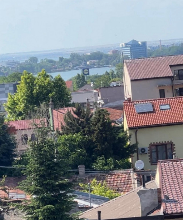 Vila impresionanta P+3, Bulevardul Mamaia, zona Tomis II
