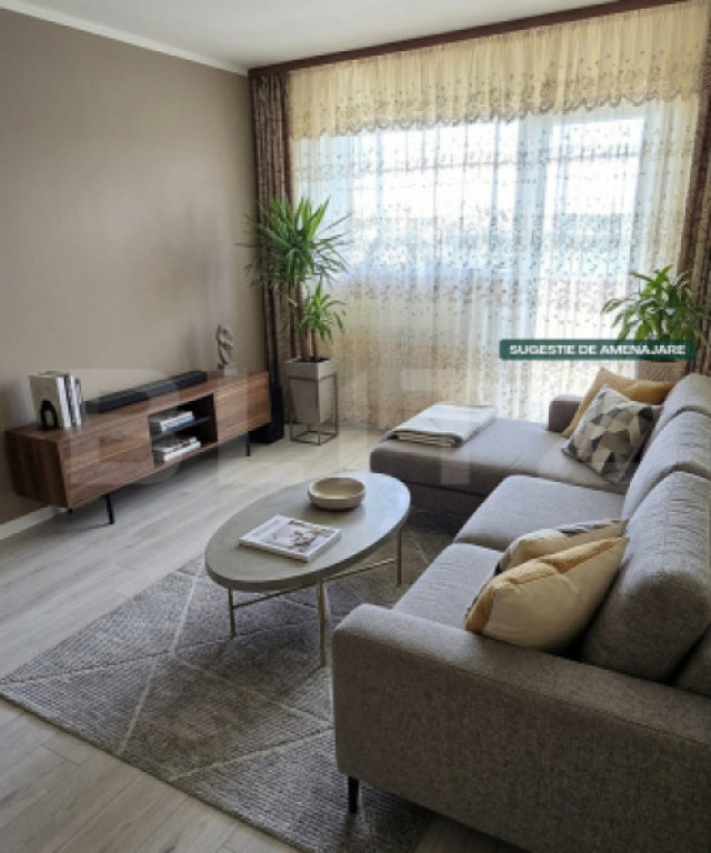 Apartament 4 camere, 4 balcoane,an 1984, 75 mp, zona Blv Buc