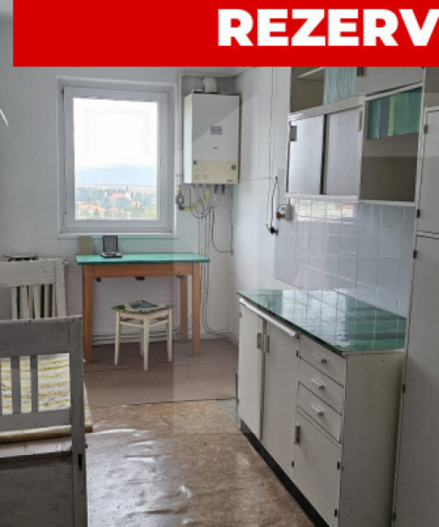 Apartament cu 3 camera, zona Spitalului