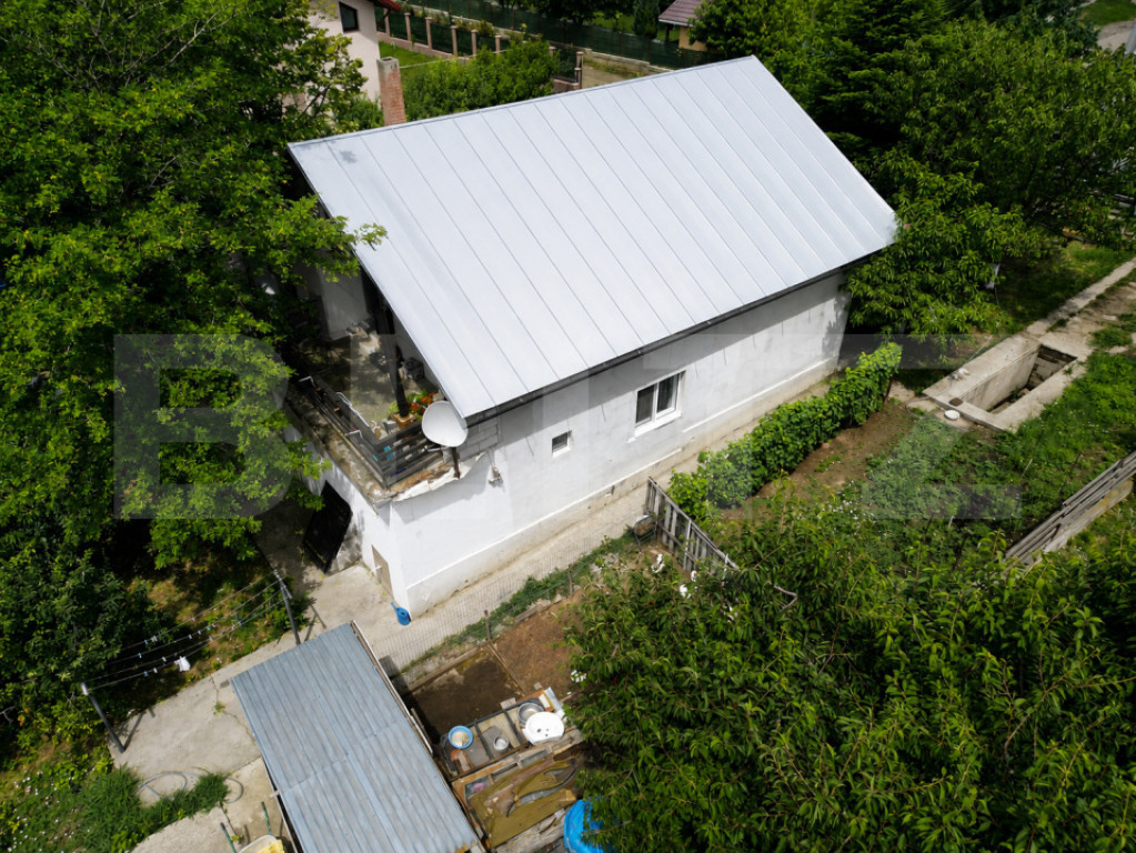 Casa mare 8 camere si 700 mp teren in Miroslava langa Family