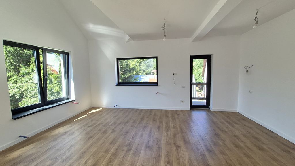 Apartament cu 4 camere 125 mp (4 garsoniere) la cheie + 6...