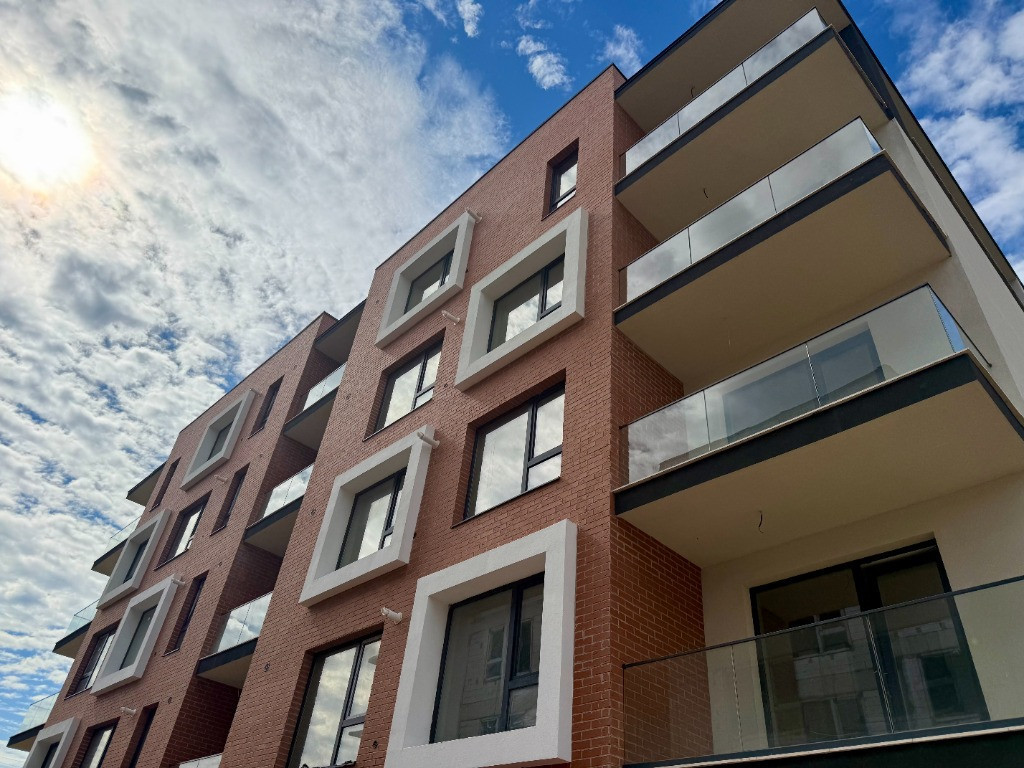 Apartamente 2 camere si Garsoniere. Direct Dezvoltator. Dobroesti