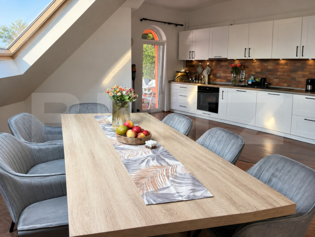 Apartament cu 3 camere de vanzare, 117 mp, strada Baritiu