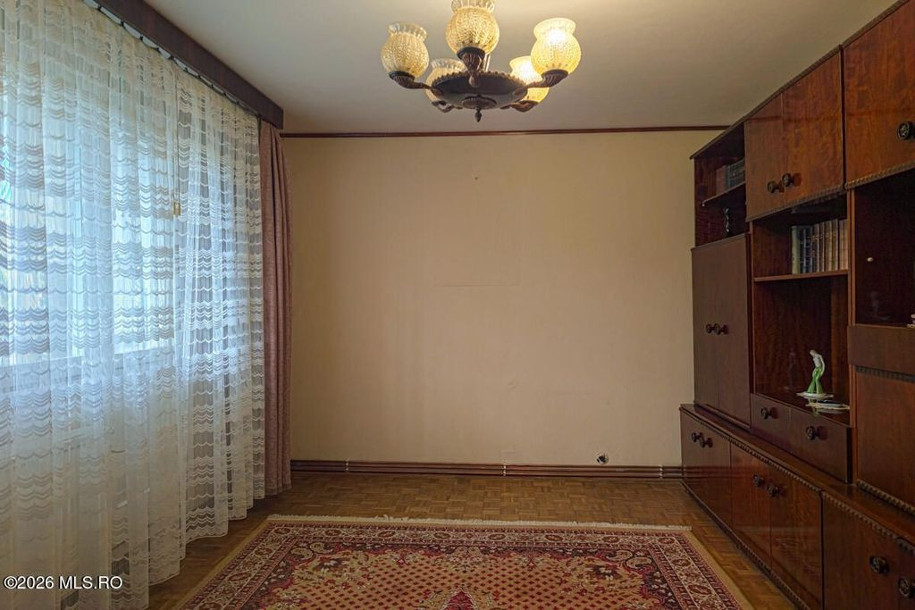 Circumvalatiunii - Gheorghe Lazar - 4 Camere, Etaj 3, 2 B...