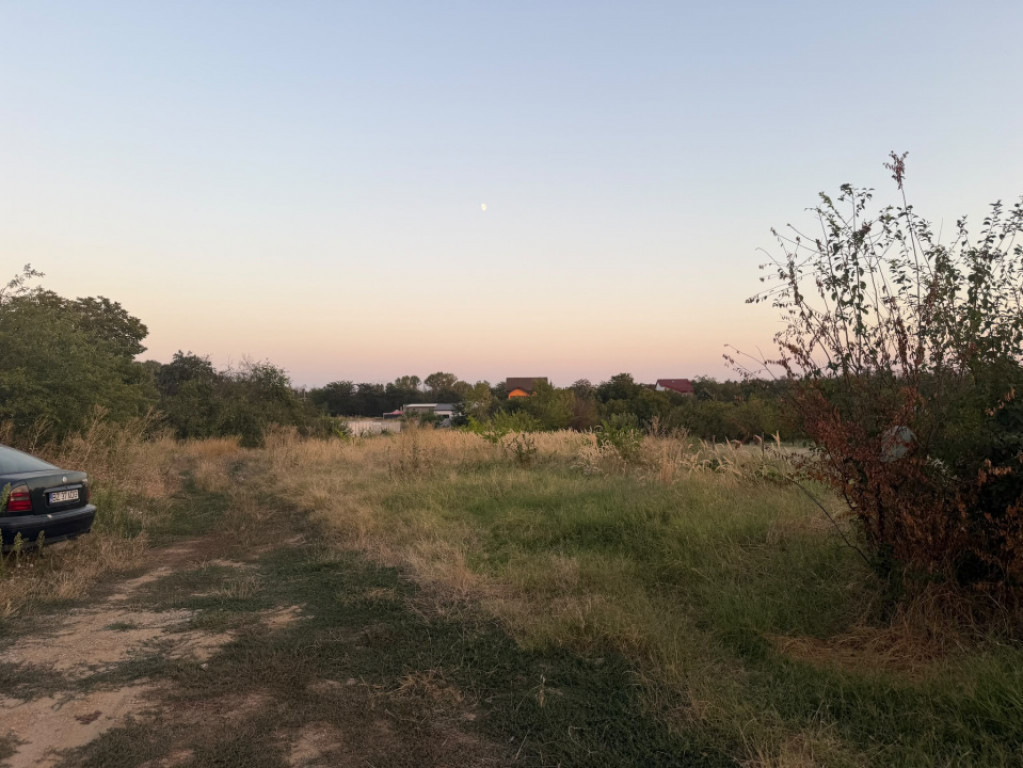 Teren intravilan, deschidere 27 m, 523 mp, zona Bariera Valc