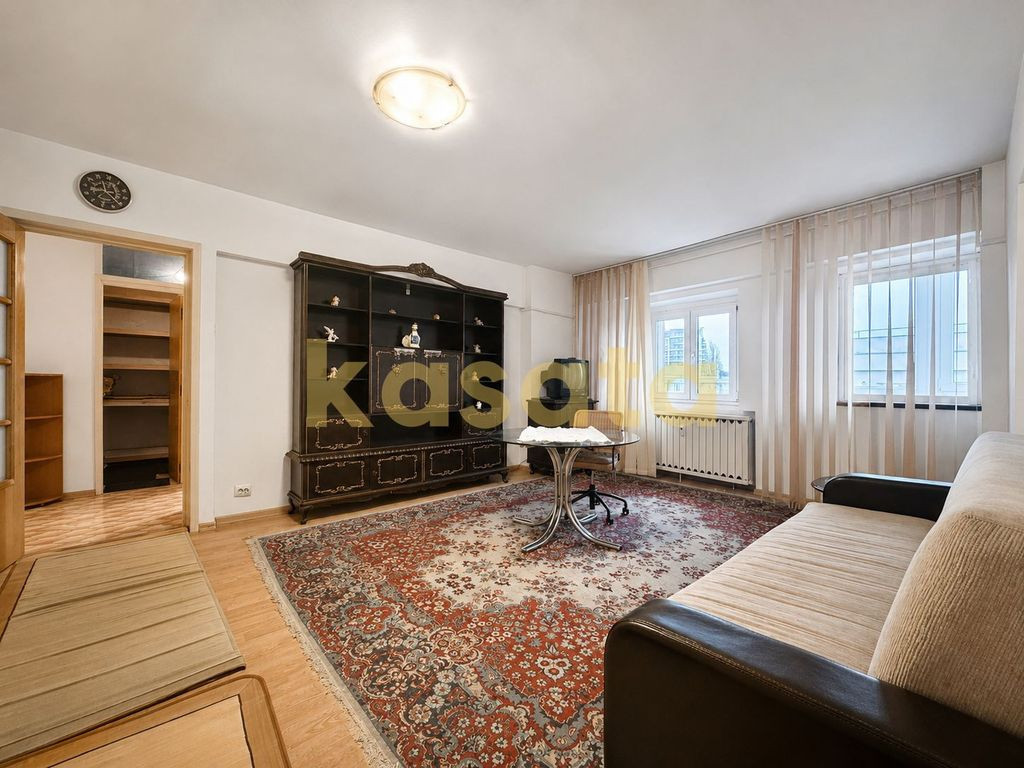 3 camere Aviatiei