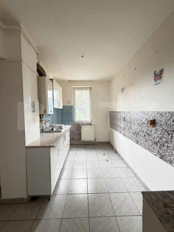 Apartament cu 2 camere, decomandat, zona Micro 1