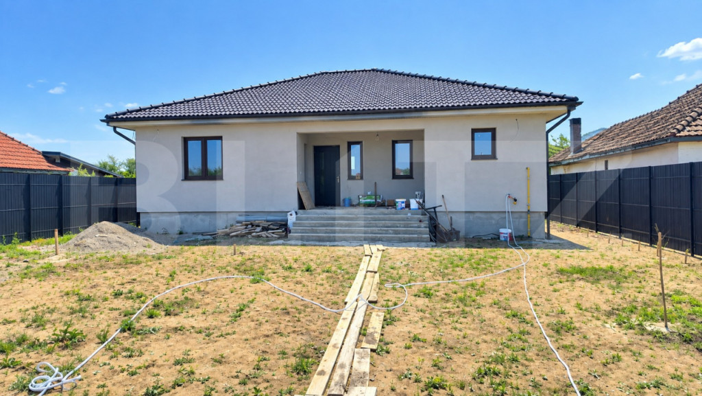 Casa cu 3 camere de vanzare, 120 mp, teren 950 mp, Balta Blo
