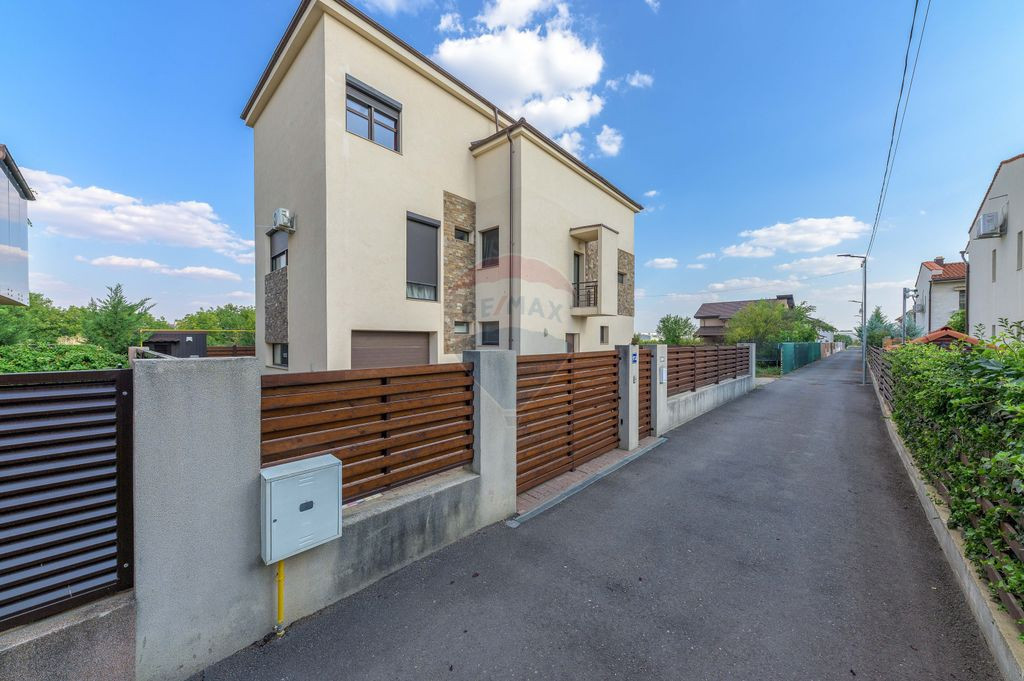 VANZARE Vilă PREMIUM cu 6 camere în zona Central, OTOPENI