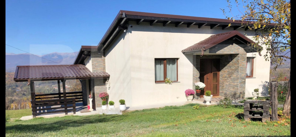 Casa de vanzare, 3 camere, 80 mp - zona linistita langa padu