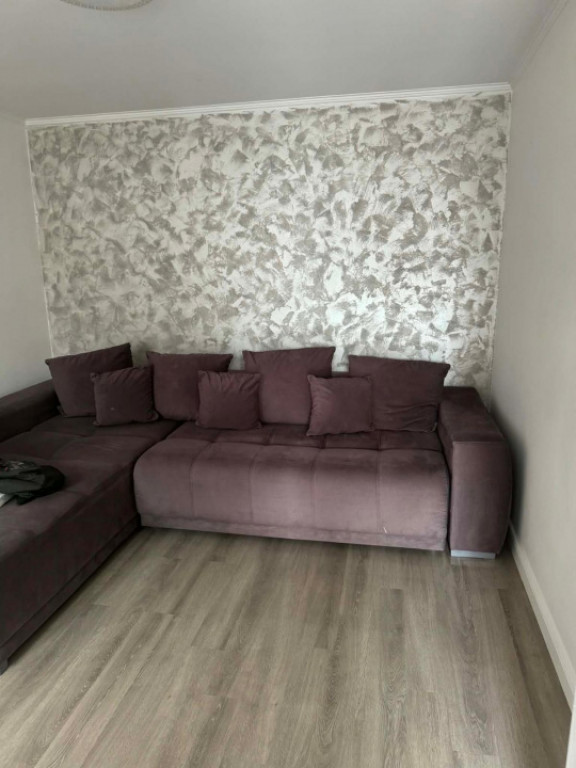 Casă cu 2 camere de închiriat în zona centrală – mobil