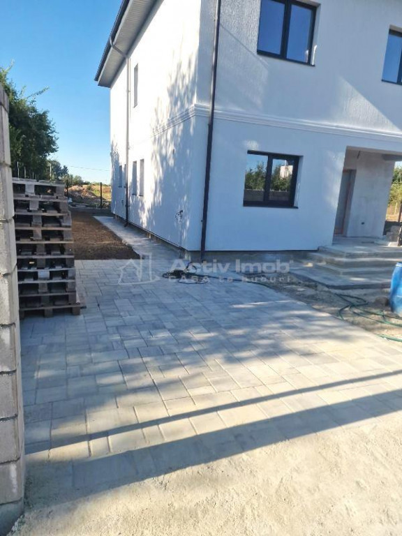 Parter+Pod, single 75 mp, 3 camere, 2 bai si 320 mp teren