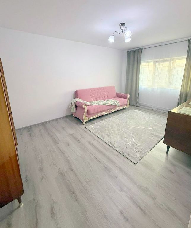 De vanzare apartament cu 2 camere, etaj 4/4, recent renovat, 26.000 euro