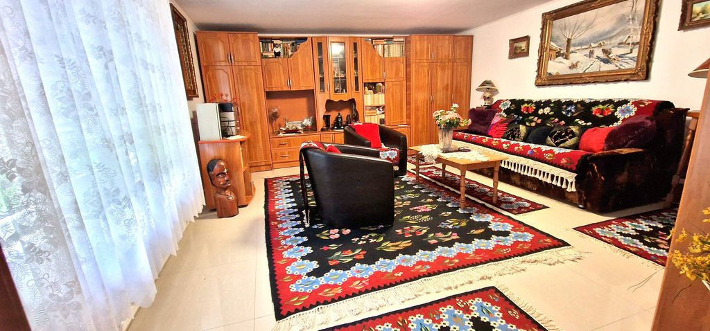 Casa din caramida.