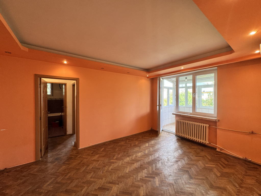 Apartament 3 camere, decomandat, 57 mp, zona Nicolae Titules