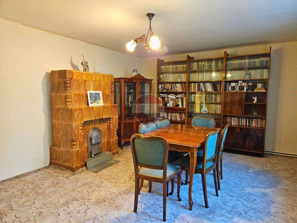 Vilă 6 camere, Păulești — vis-a-vis de parc, langa padure