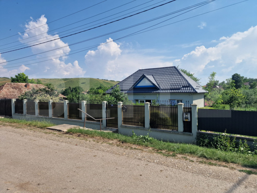 Casa ,3 camere, gradina 1000 mp, Camarasu