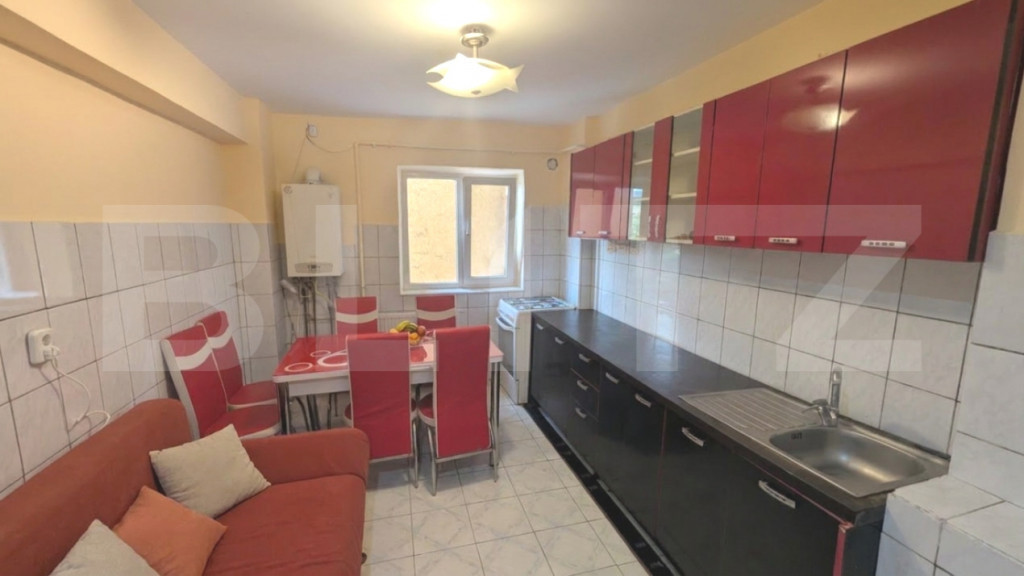 Apartament cu 2 camere, decomandat, 55 mp, 2 bai, zona Cetat