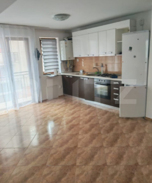 Apartament 3 camere, 68 mp, parcare, zona Sub Cetate