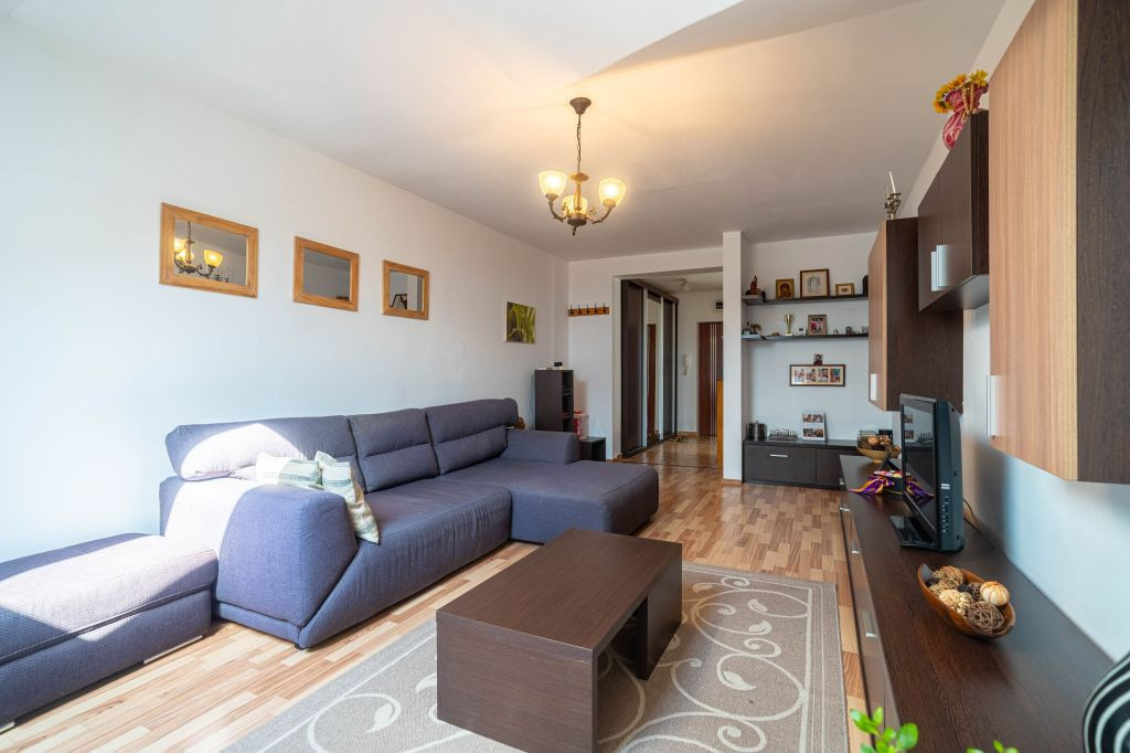 Apartament 2 camere spațios | Bloc 2007 | Parcare & chel...
