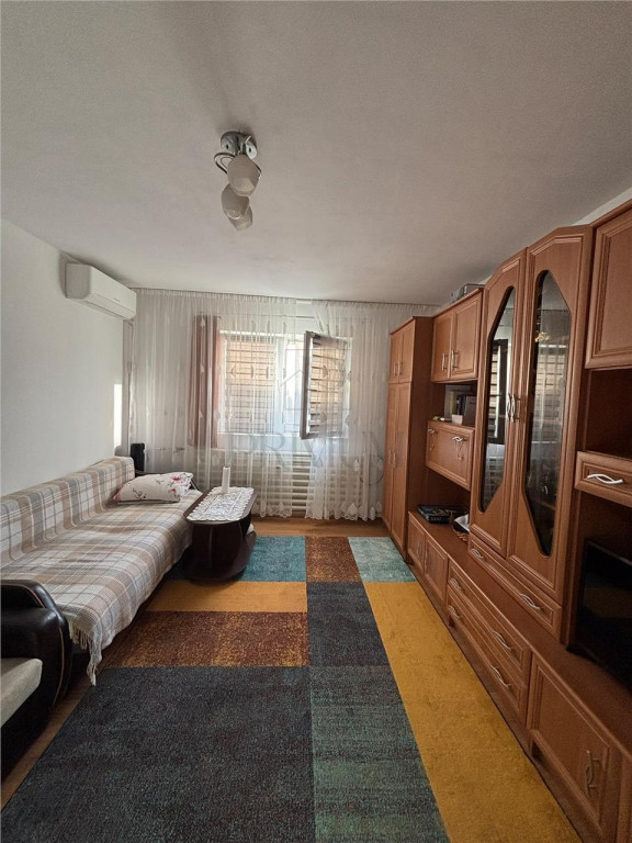 BLASCOVICI- APARTAMENT 1 CAMERA - mobilat, utilat, semidecom