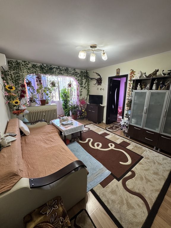 Apartament 2 camere semidecomandat KM 4-5 - Scoala 37