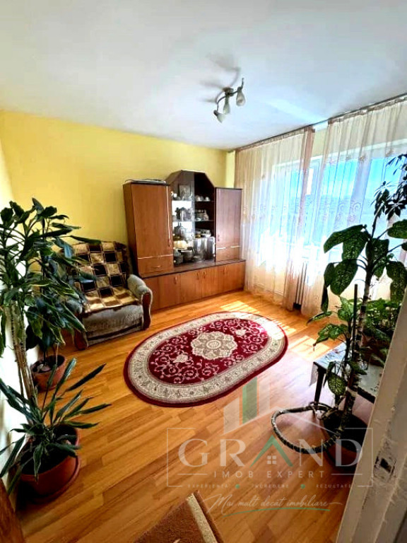2 camere decomandat | 45 mp+balcon | Etaj 5/10 | Lift | Box?