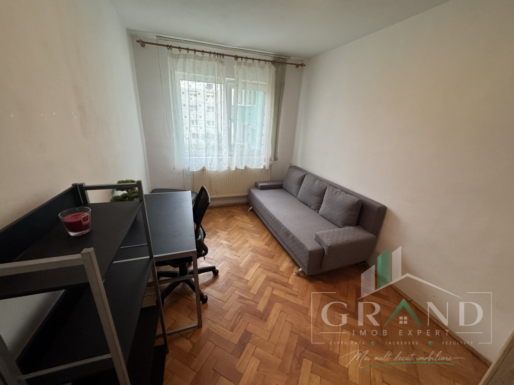 Cameră de închiriat într-un apartament cu 2 camere | Măn