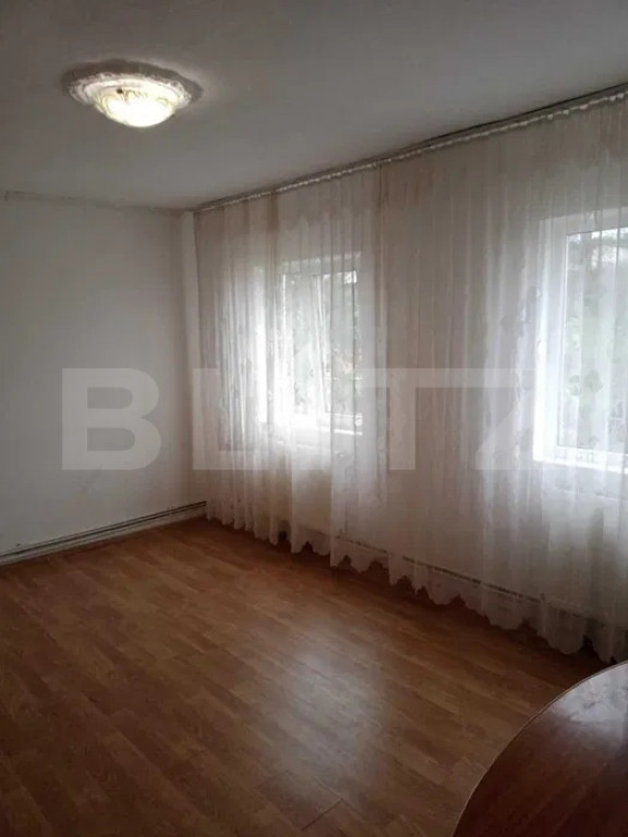 Apartament 3 camere, 48 mp, zona Micro 9