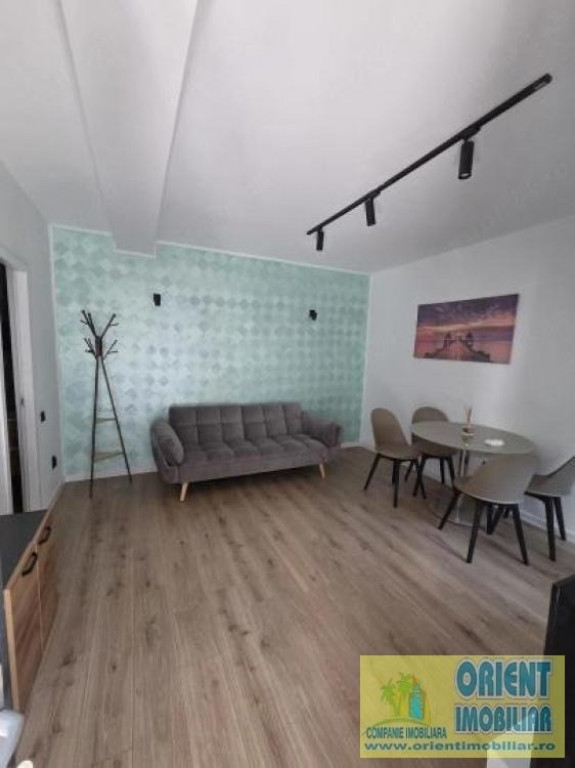 Centru, de inchiriat 2 camere, parter, mobilat, gaze