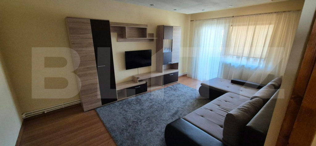 Apartament 3 camere de vanzare, 65 mp