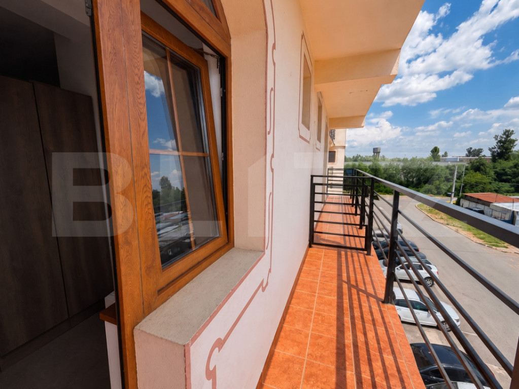 Casa de vanzare, 2450 mp, zona Est