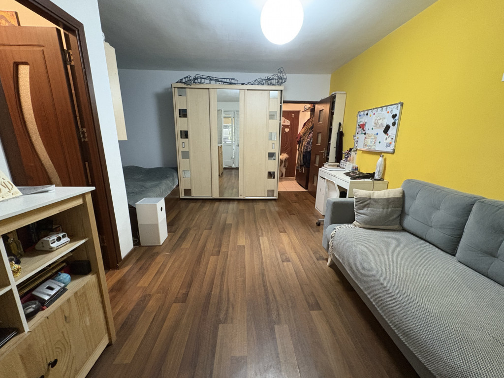 Tatarasi! Studio, 35mp,bloc apartamente,balcon,bucatarie sep