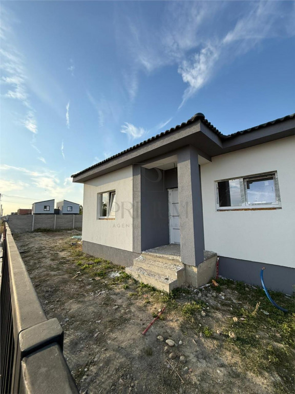 Duplex pe parter - posibilitate alegere finisaje - zona buna