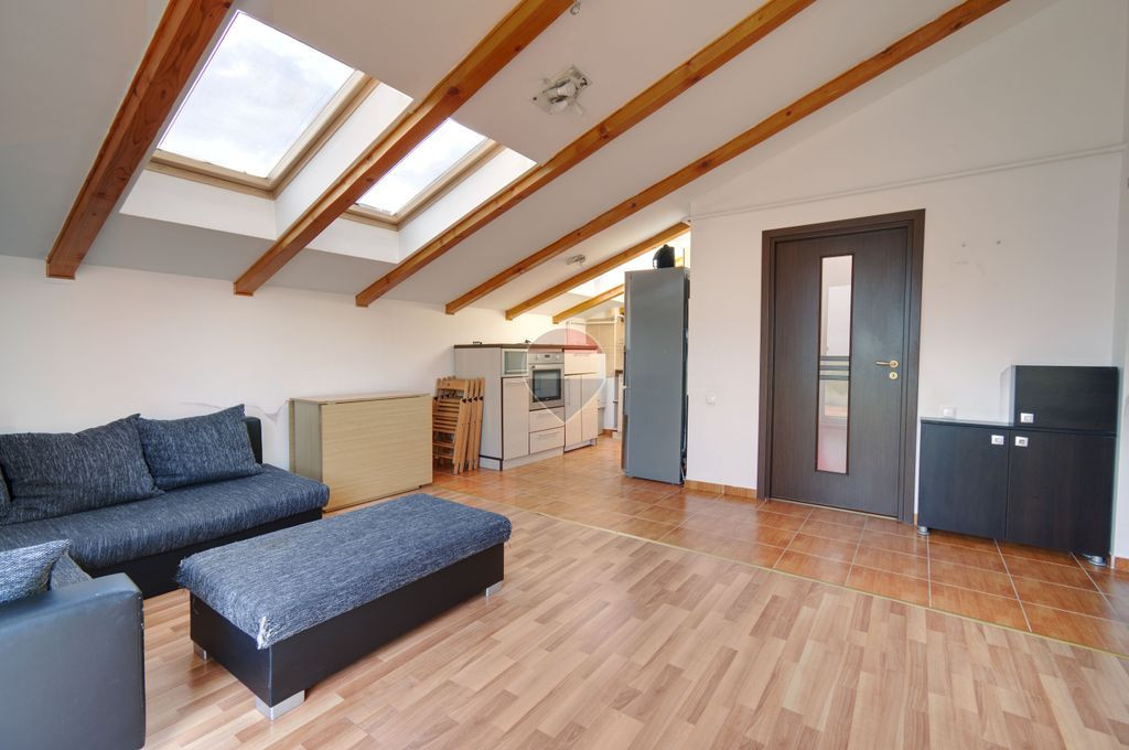 Apartament 2 camere de vanzare Floresti